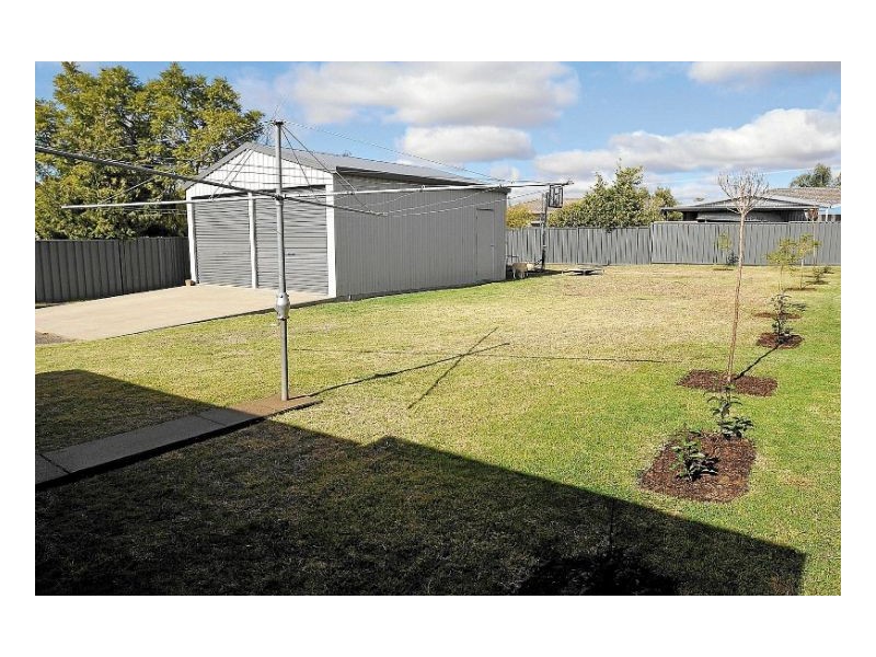 13 Warren Street, Tamworth NSW 2340