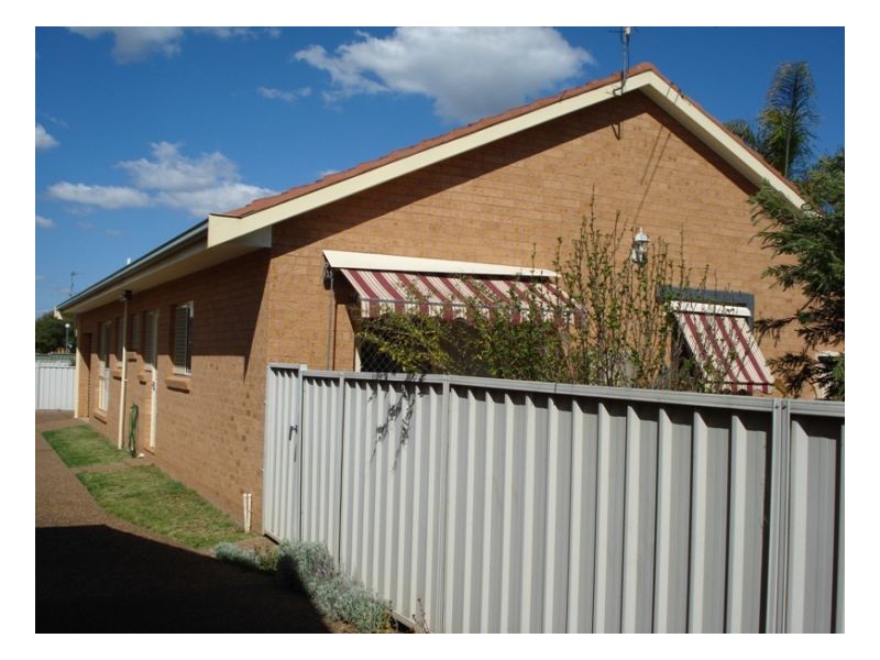 1/4 Gunn Place, Tamworth NSW 2340