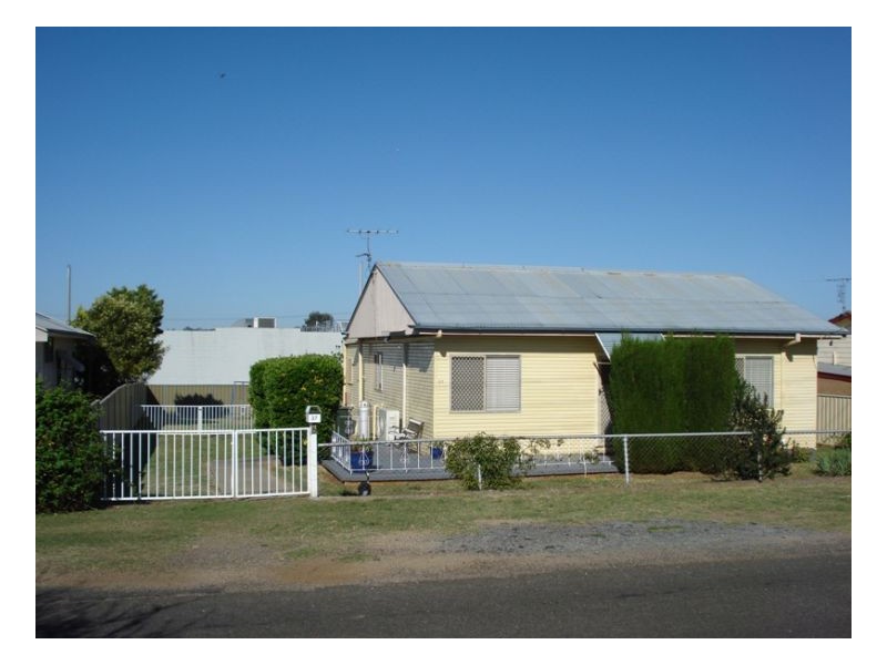 37 Byrnes Avenue, Tamworth NSW 2340
