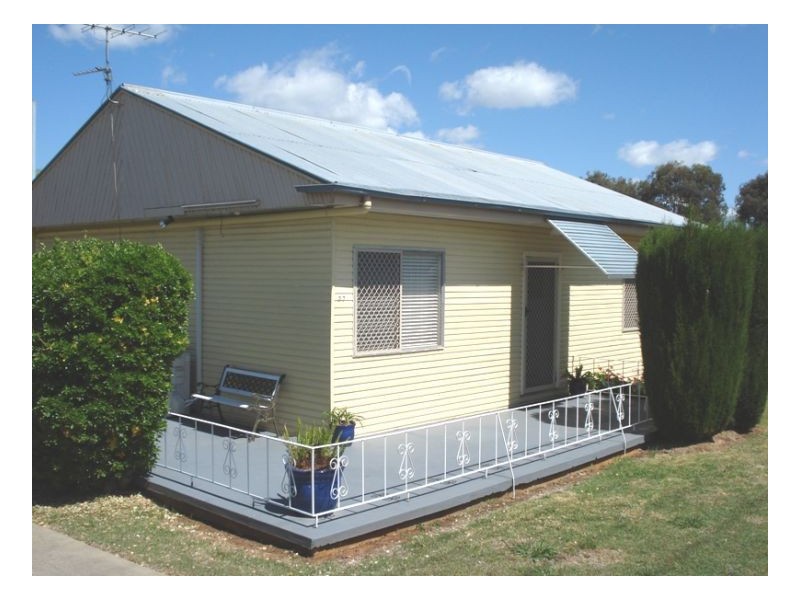 37 Byrnes Avenue, Tamworth NSW 2340