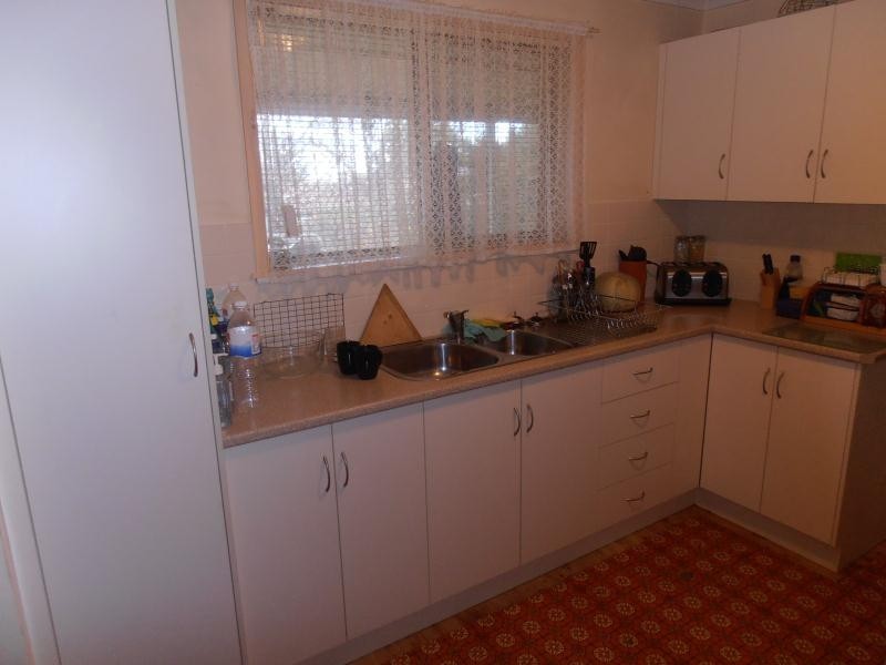 8 Ernest Street, Tamworth NSW 2340