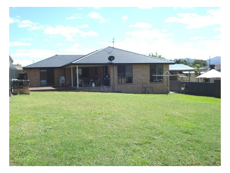 26 Leonora Crescent, Kootingal NSW 2352