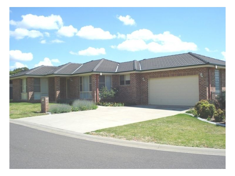 2 Alanor Place, Tamworth NSW 2340