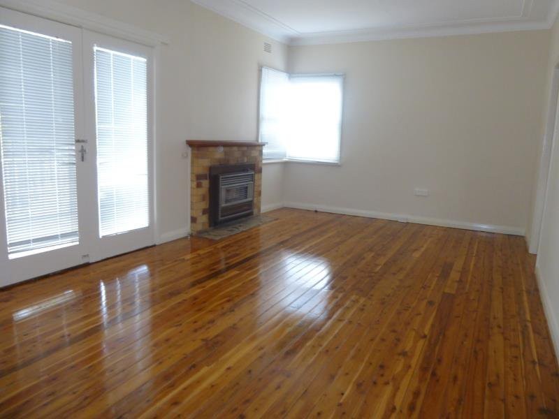 24 Dean Street, Tamworth NSW 2340