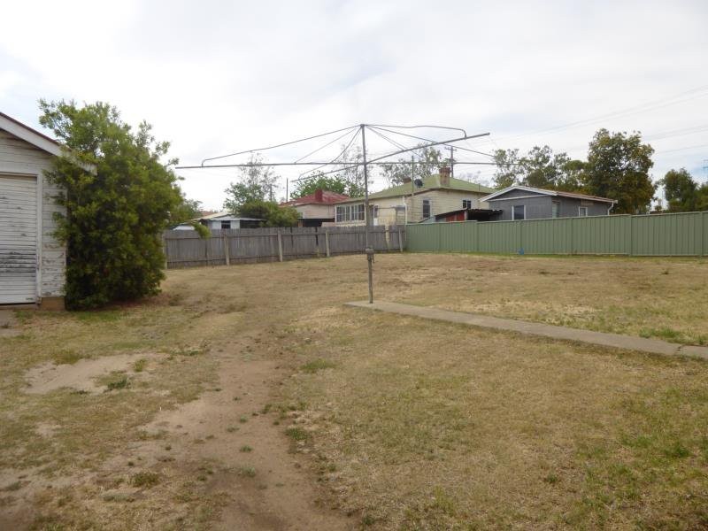 24 Dean Street, Tamworth NSW 2340