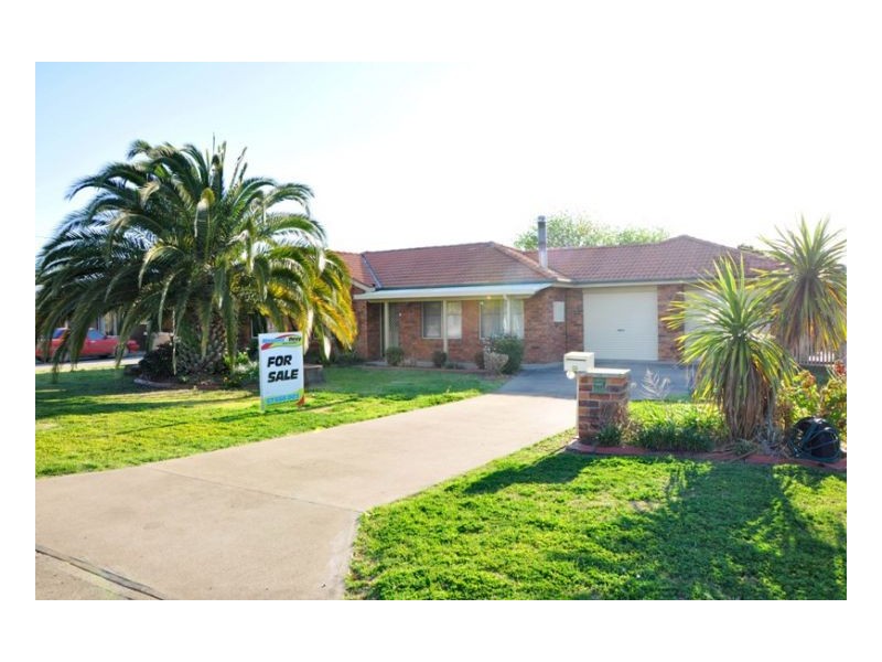 37 Carinya Avenue, Manilla NSW 2346