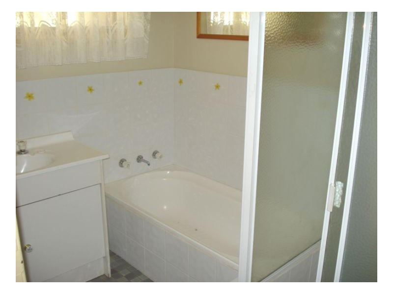 37 Carinya Avenue, Manilla NSW 2346