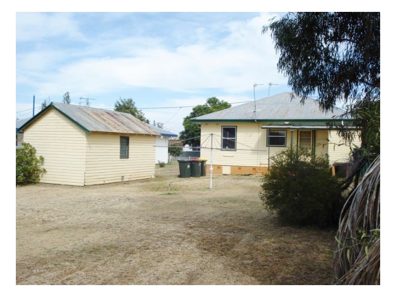 12 Robyn Street, Tamworth NSW 2340