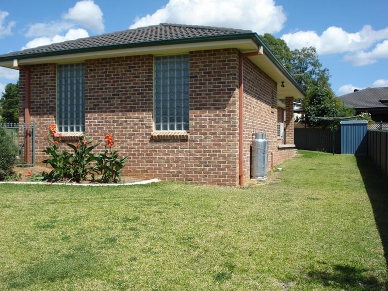 2 Alanor Place, Calala NSW 2340