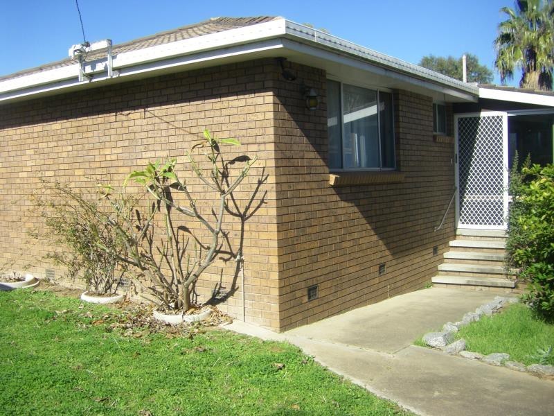 131 Manilla Road, Tamworth NSW 2340
