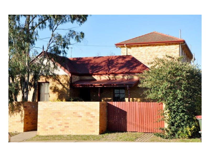 60 Crown Street, West Tamworth NSW 2340