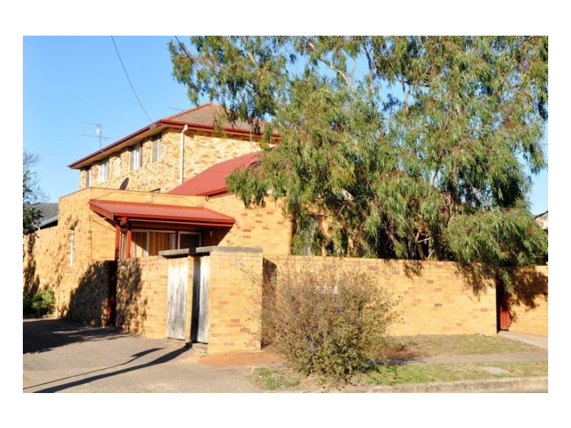60 Crown Street, West Tamworth NSW 2340