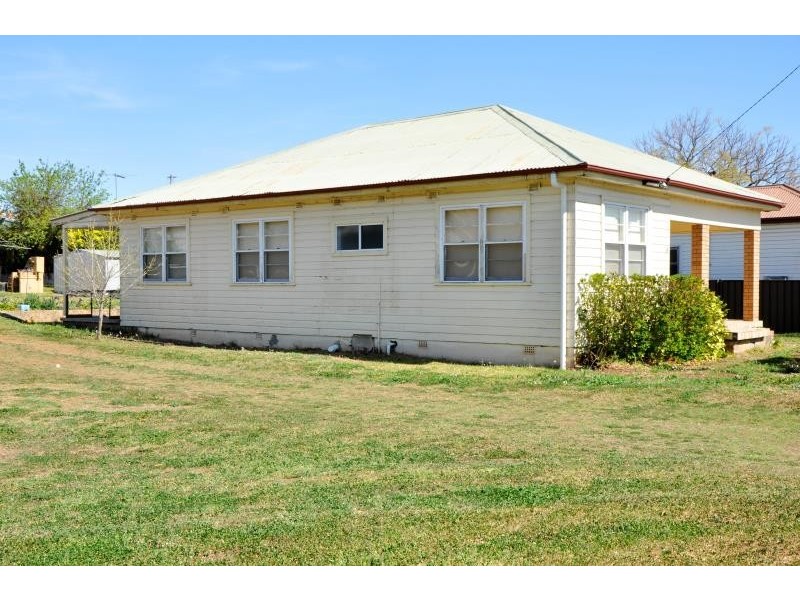 6 Barnes Street, Tamworth NSW 2340