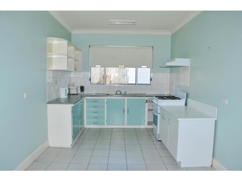 6 Barnes Street, Tamworth NSW 2340