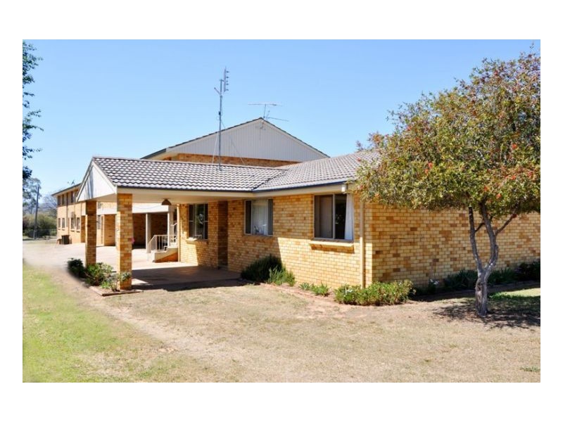 2 Edward Street, Tamworth NSW 2340