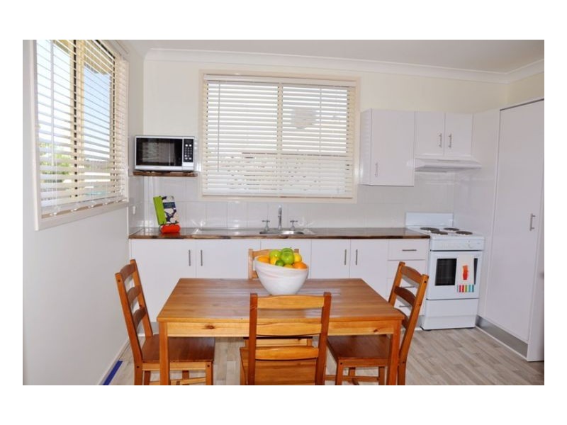 4 Laurel Street, Kootingal NSW 2352