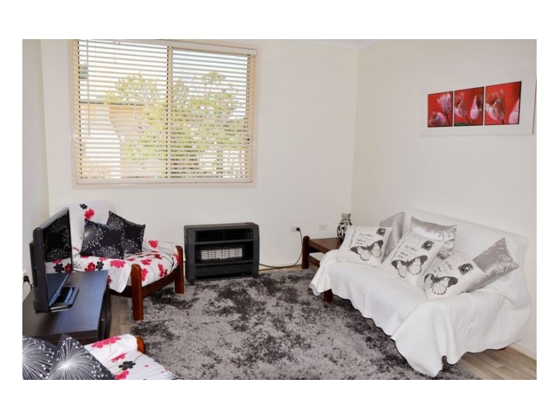 4 Laurel Street, Kootingal NSW 2352