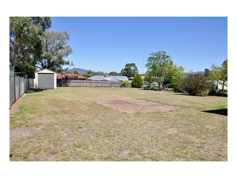 4 Laurel Street, Kootingal NSW 2352