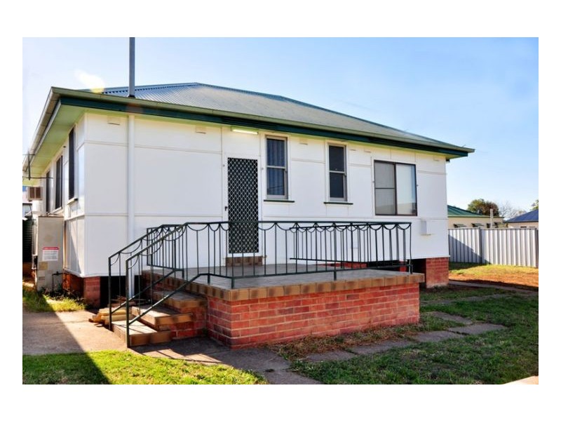 49 Robert Street, Tamworth NSW 2340