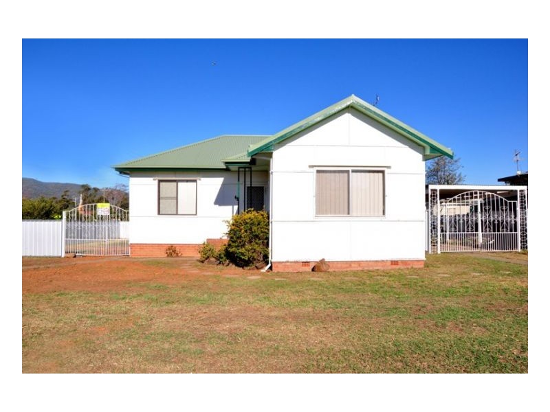 49 Robert Street, Tamworth NSW 2340