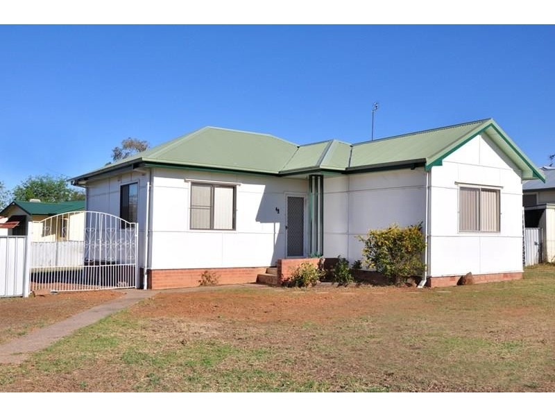 49 Robert Street, Tamworth NSW 2340