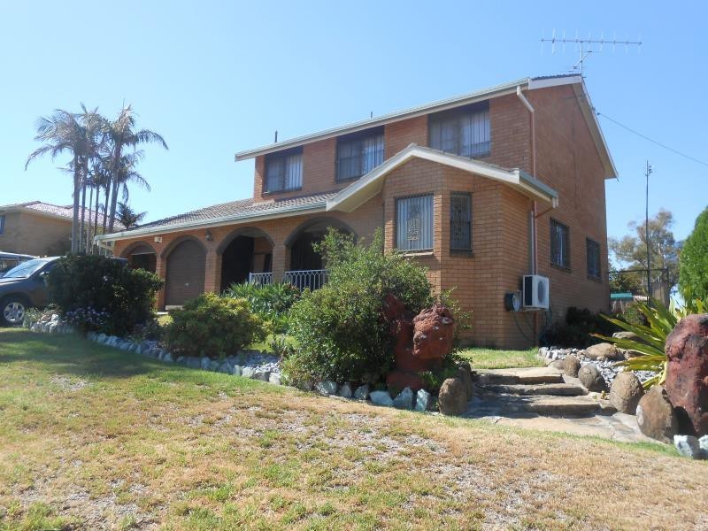 12 Arinya Street, Tamworth NSW 2340