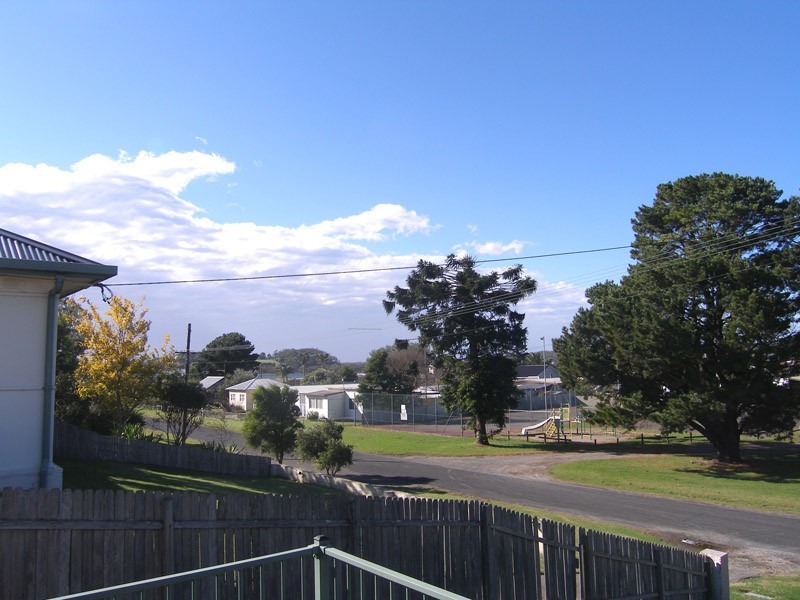 2/9 South Street, Greenwell Point NSW 2540