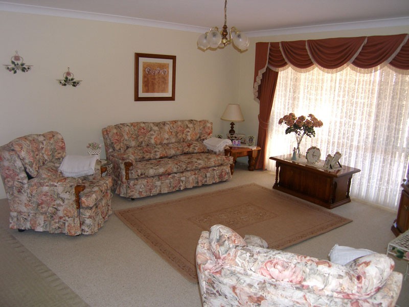 7 Hollingsworth Crescent, Callala Bay NSW 2540