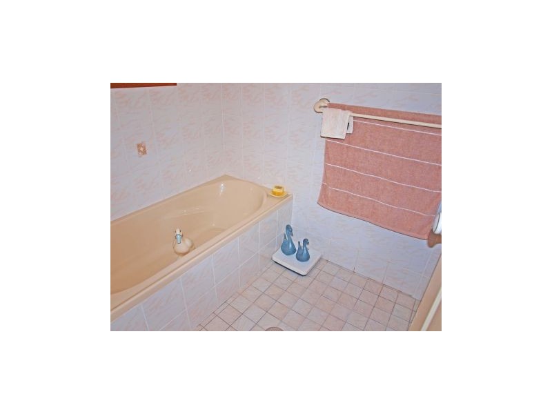 2/11 The Lake Circuit, Culburra Beach NSW 2540