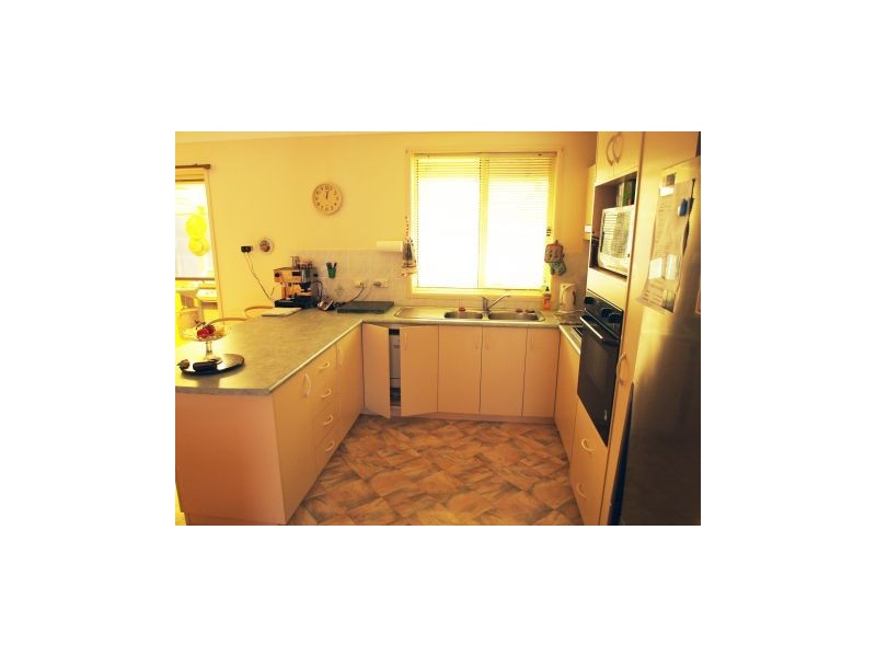 62 Suncrest Ave, Sussex Inlet NSW 2540