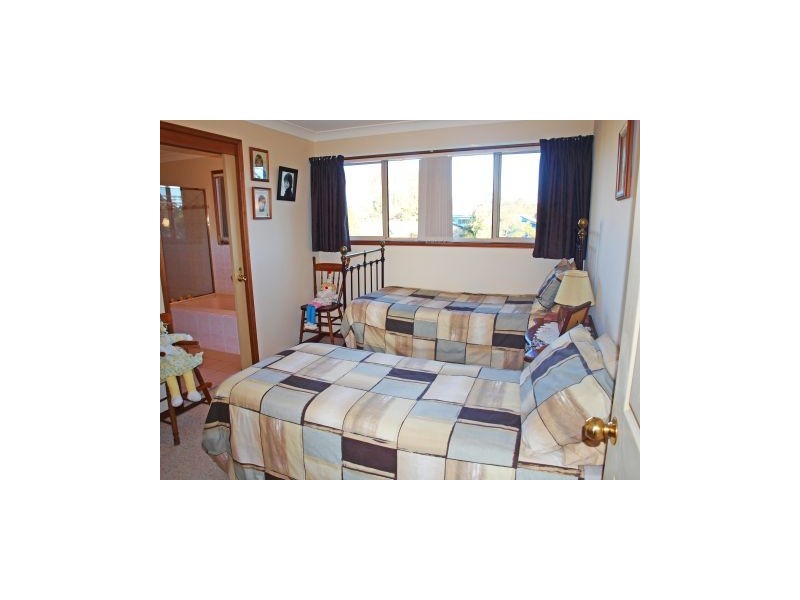 41 Jacobs Drive, Sussex Inlet NSW 2540