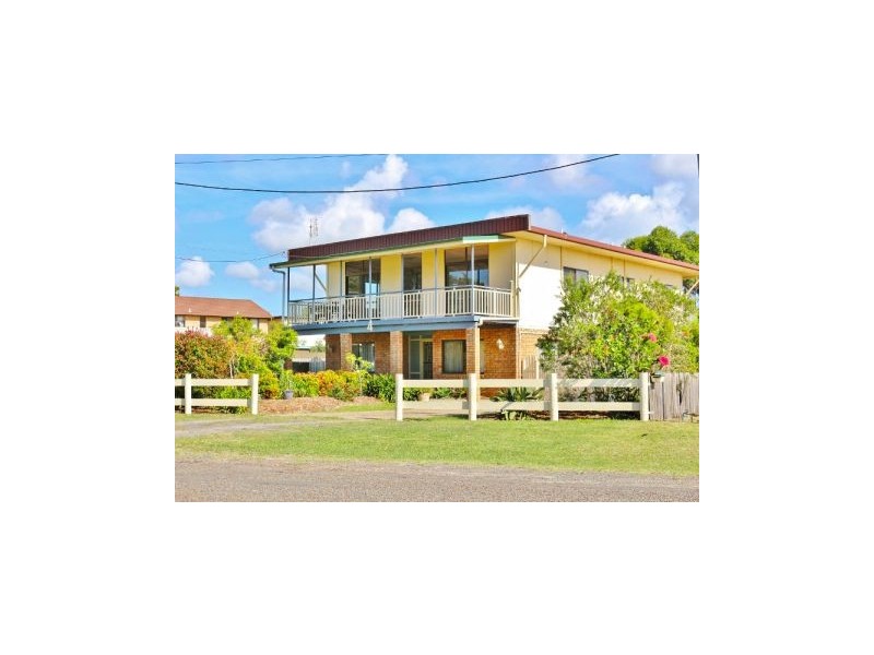 4 Greenway Road, Callala Beach NSW 2540