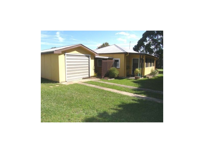 2 Otranto Avenue, Orient Point NSW 2540