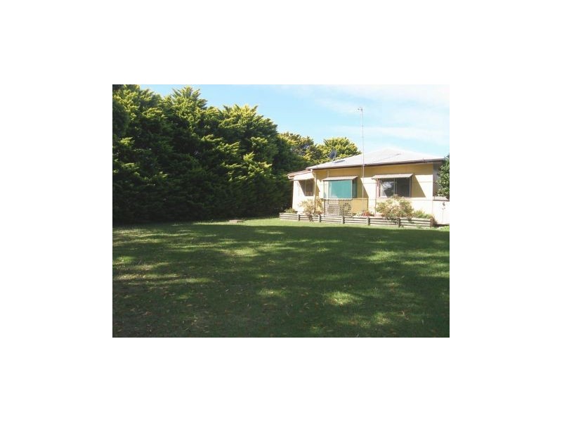 2 Otranto Avenue, Orient Point NSW 2540