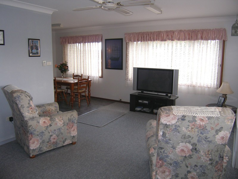 10 Spies Avenue, Greenwell Point NSW 2540