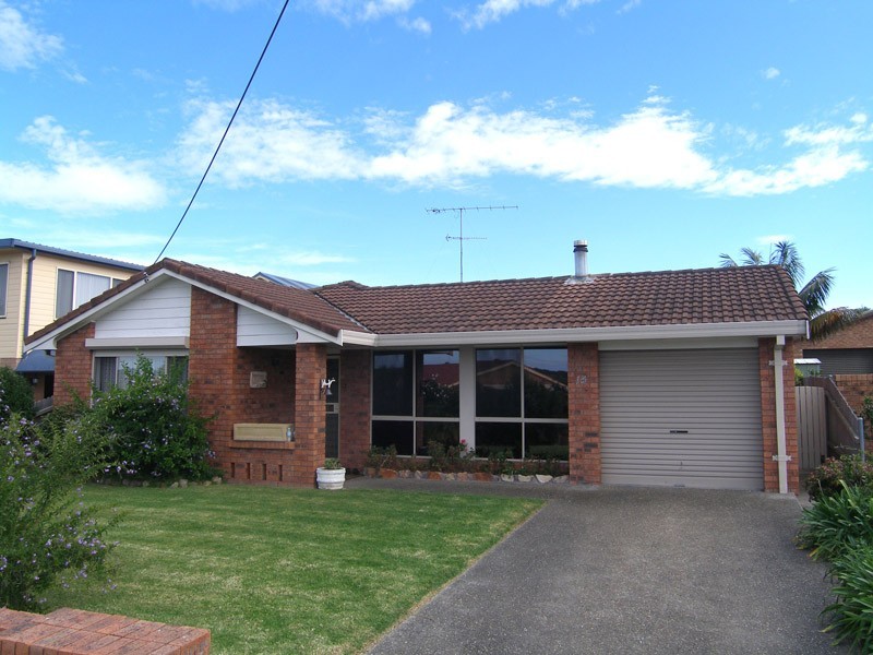 15 Spies Avenue, Greenwell Point NSW 2540