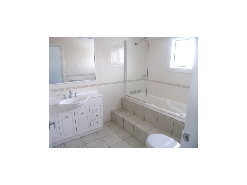2/17 Superb Crescent, Callala Bay NSW 2540