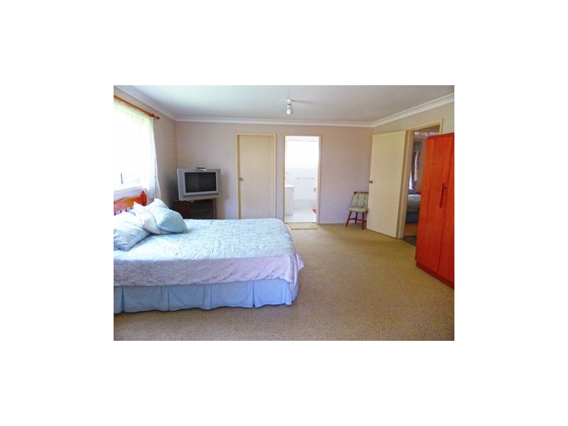 18 Otranto Avenue, Orient Point NSW 2540