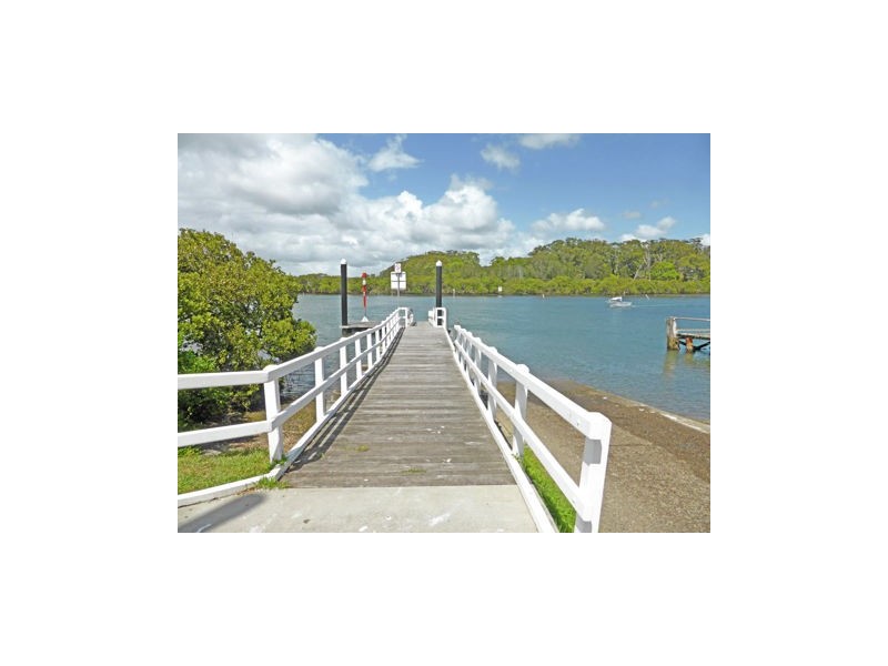 18 Otranto Avenue, Orient Point NSW 2540