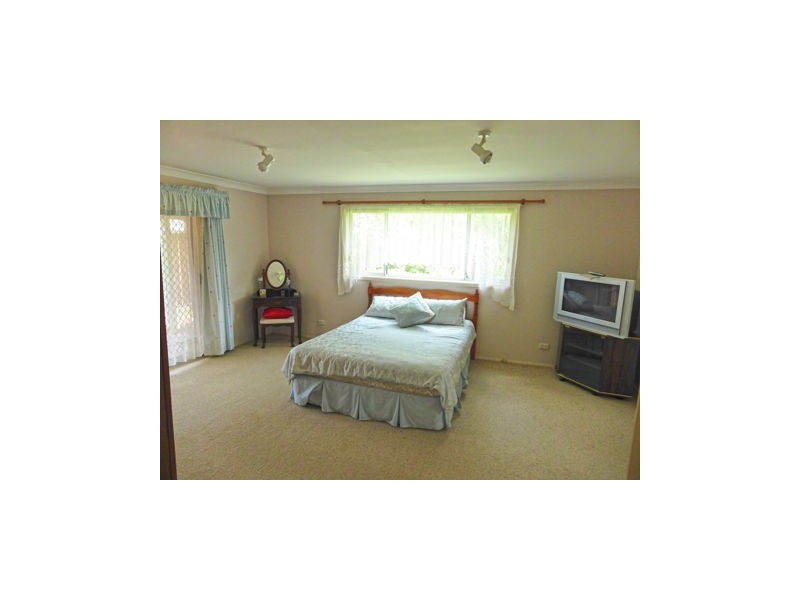 18 Otranto Avenue, Orient Point NSW 2540