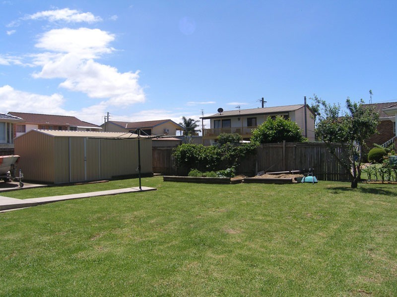 9 Crookhaven Drive, Greenwell Point NSW 2540