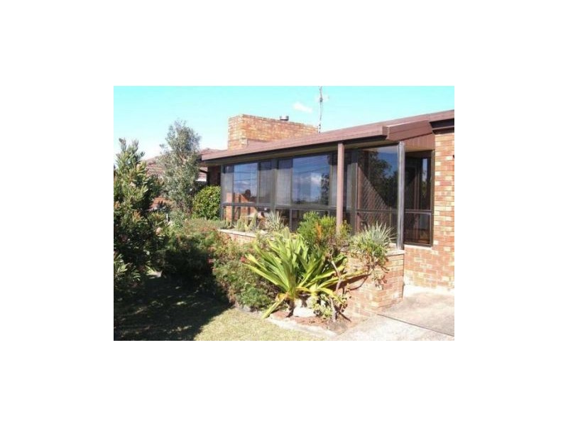 12 Bindaree Street, Greenwell Point NSW 2540