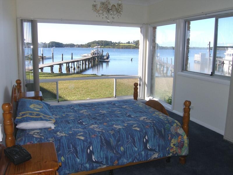 8 Haiser Road, Greenwell Point NSW 2540