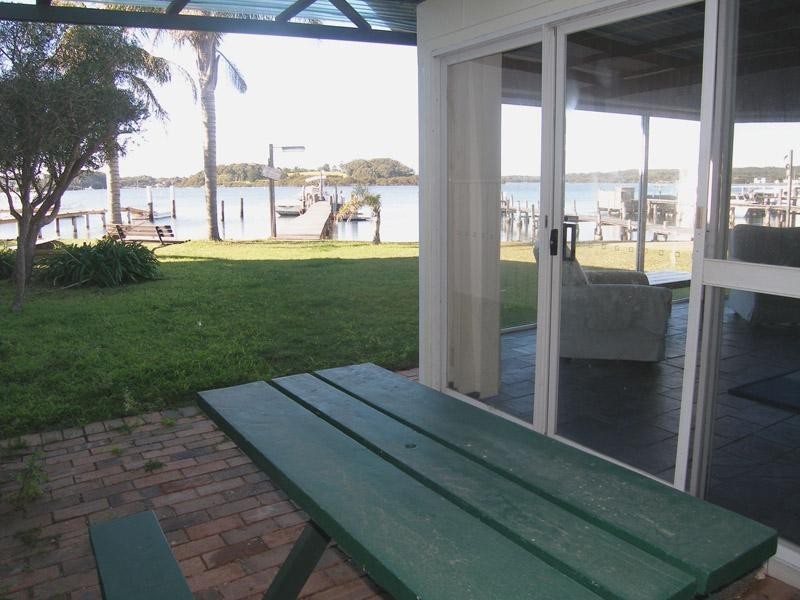 8 Haiser Road, Greenwell Point NSW 2540