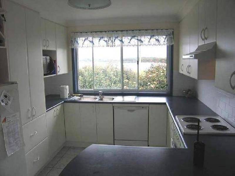 19 Crookhaven Drive, Greenwell Point NSW 2540