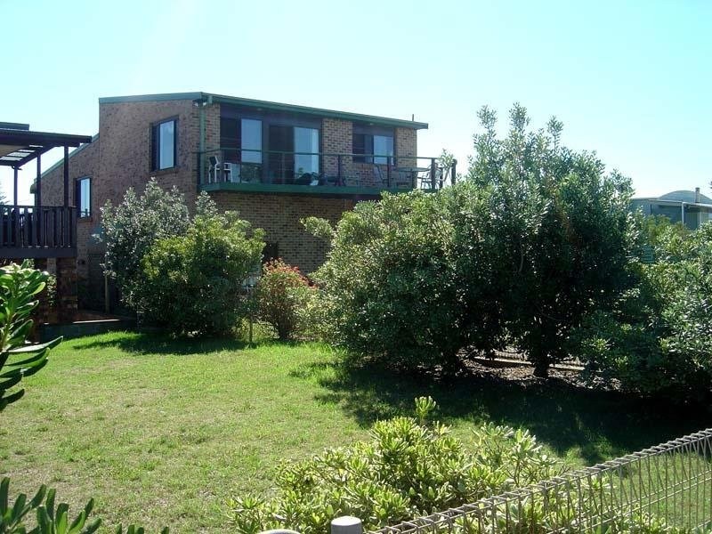 Eastbourne Avenue, Culburra Beach NSW 2540