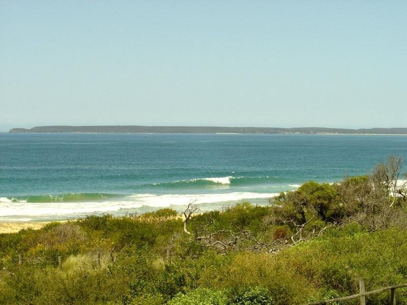 Eastbourne Avenue, Culburra Beach NSW 2540