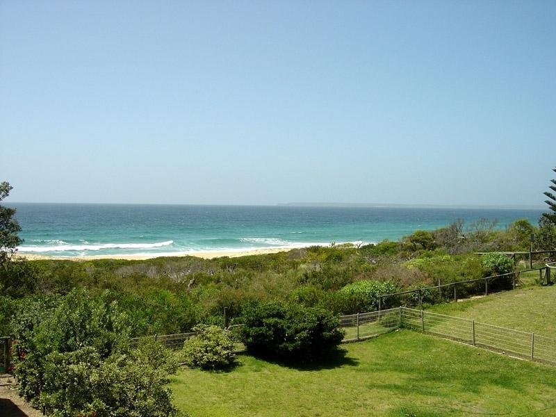 Eastbourne Avenue, Culburra Beach NSW 2540