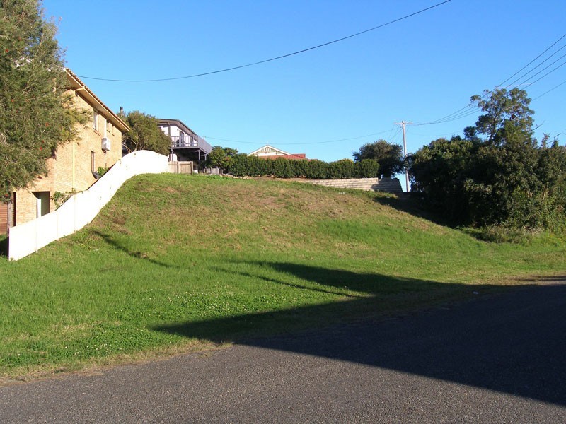 10 Comarong Street, Greenwell Point NSW 2540