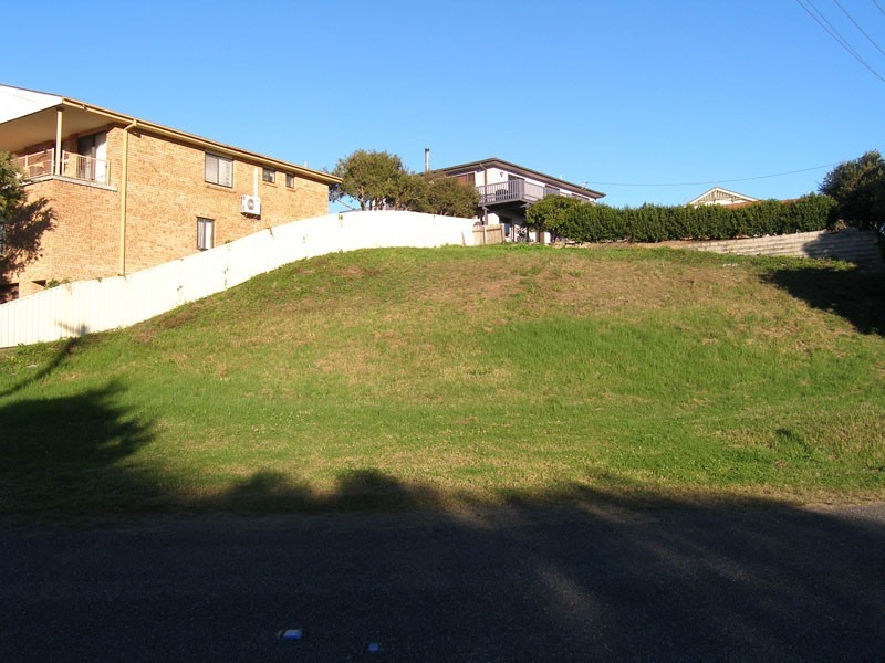 10 Comarong Street, Greenwell Point NSW 2540